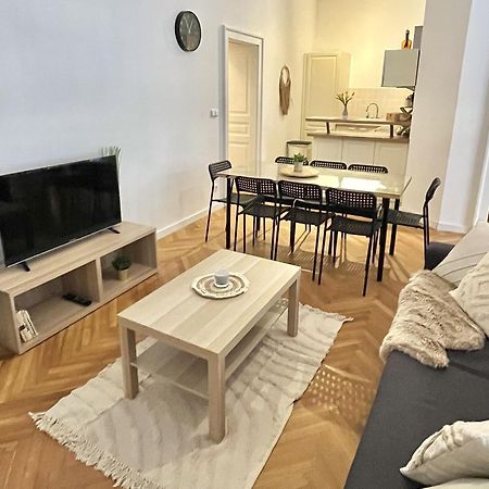 Apartment Mia - Old Town, Ac Братислава Екстериор снимка