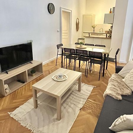 Apartment Mia - Old Town Братислава Екстериор снимка