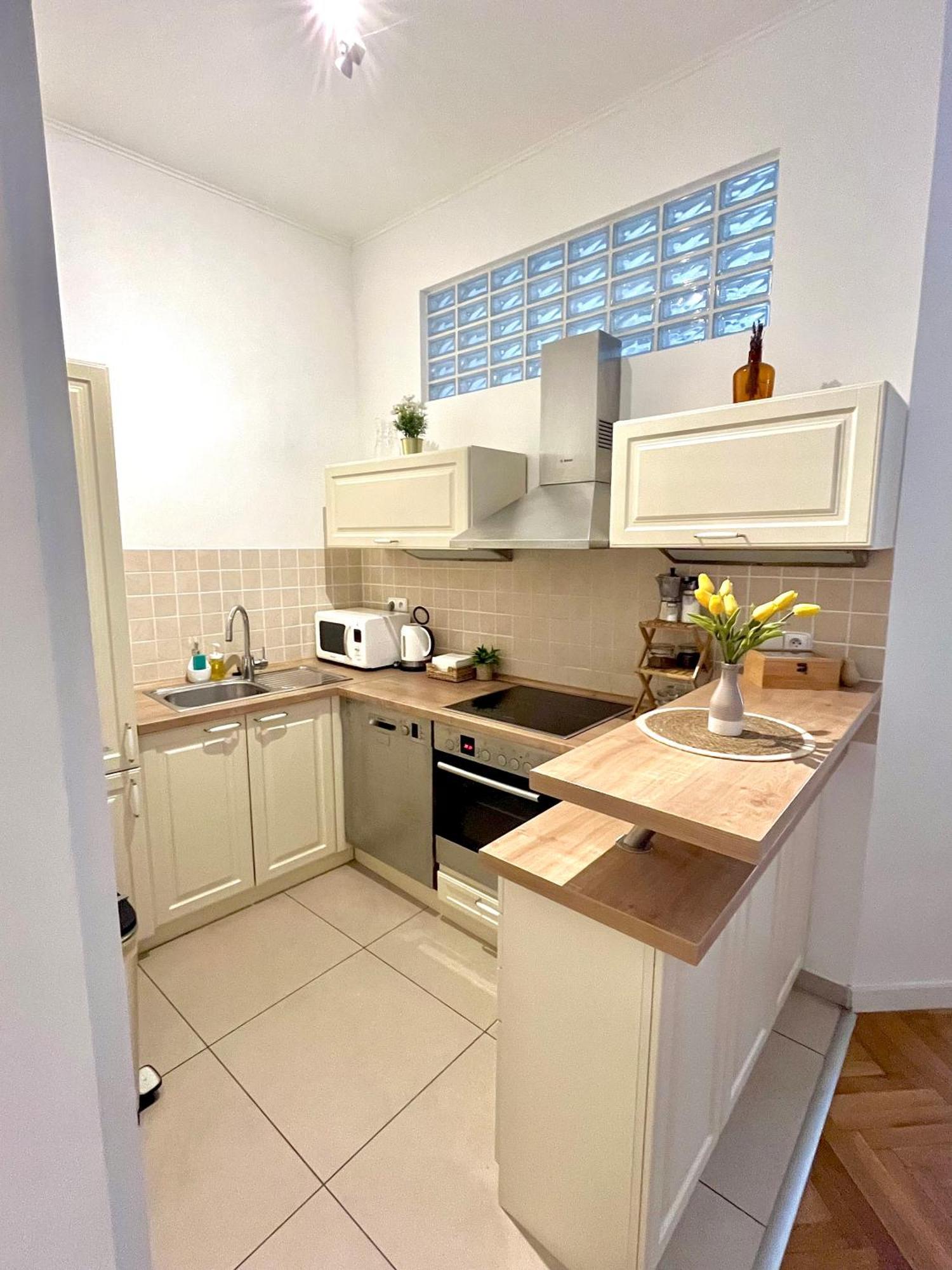 Apartment Mia - Old Town, Ac Братислава Екстериор снимка