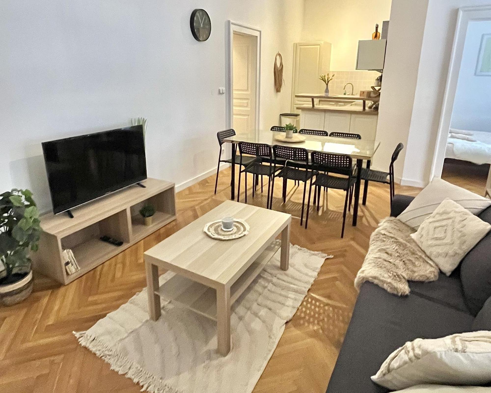 Apartment Mia - Old Town, Ac Братислава Екстериор снимка
